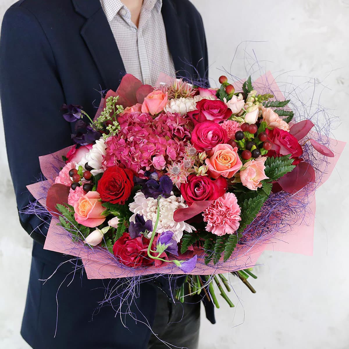 Авторский букет из роз, гвоздик, гортензий и хризантем — фото 1